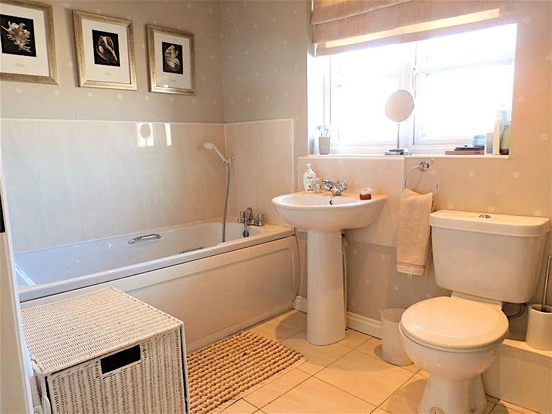 Ladyburn Bathroom