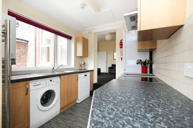 Simonside Kitchen 2